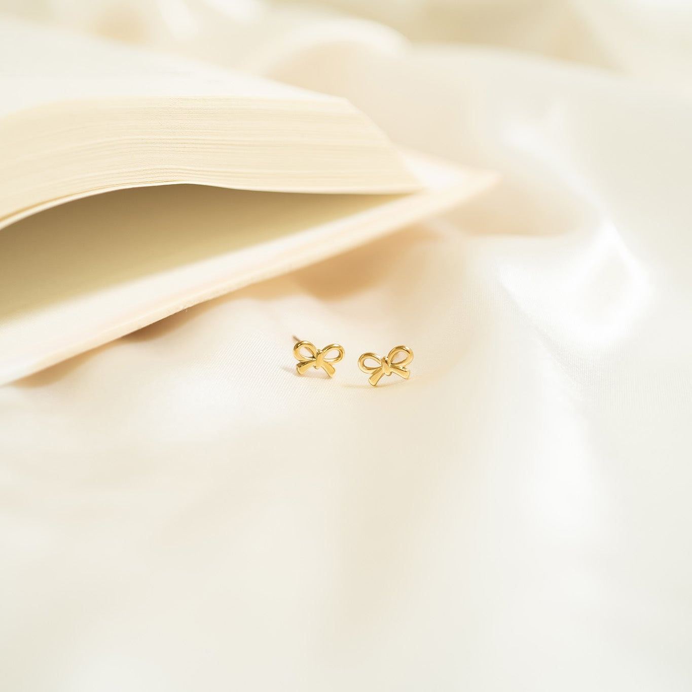 Camila Bow Studs
